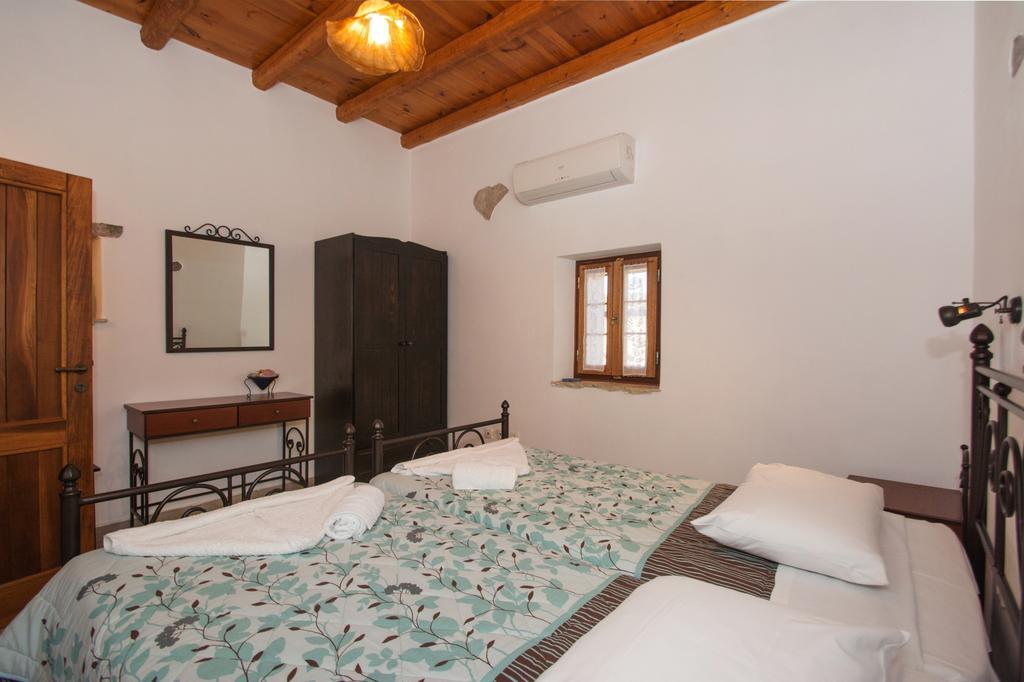 Kapetan Manwlis Apartamento Kato Khora Exterior foto